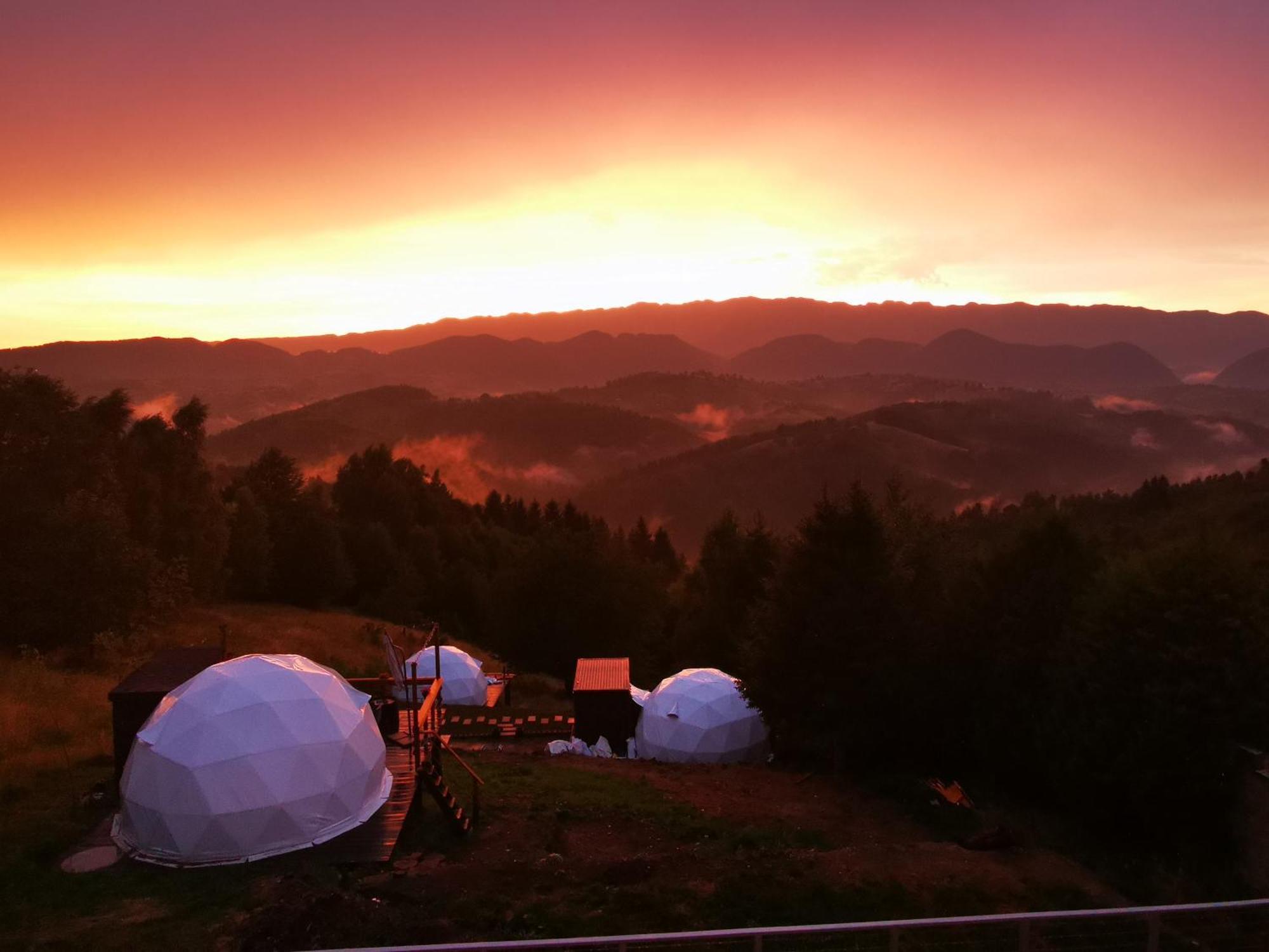 Glamping Zazen Hotel Drumu Carului Bagian luar foto