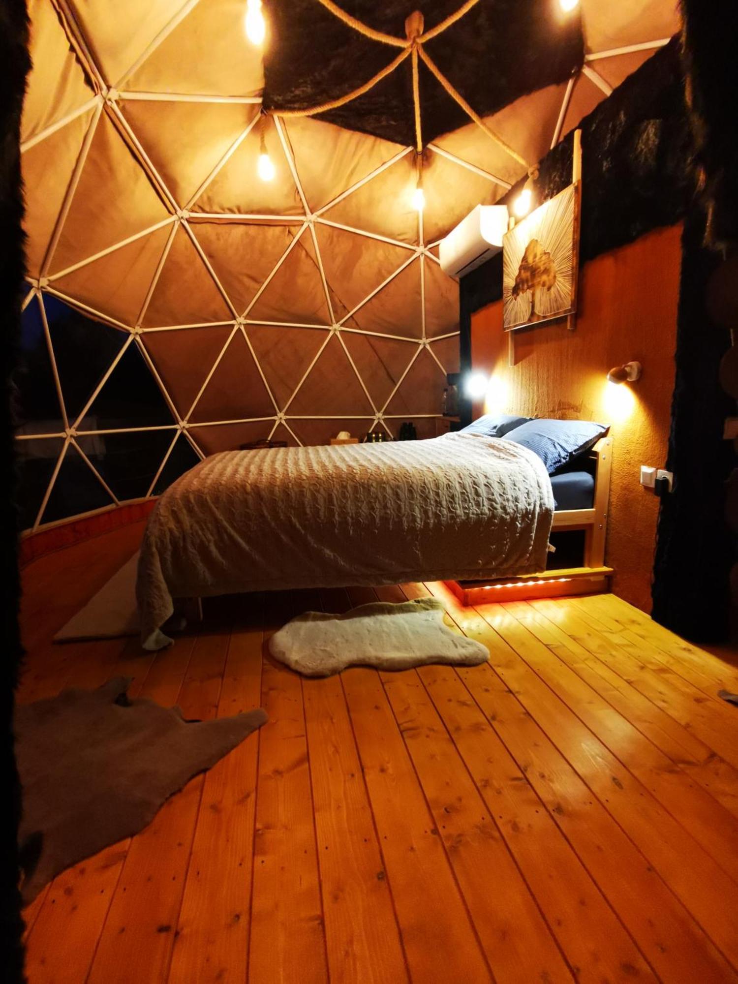 Glamping Zazen Hotel Drumu Carului Ruang foto